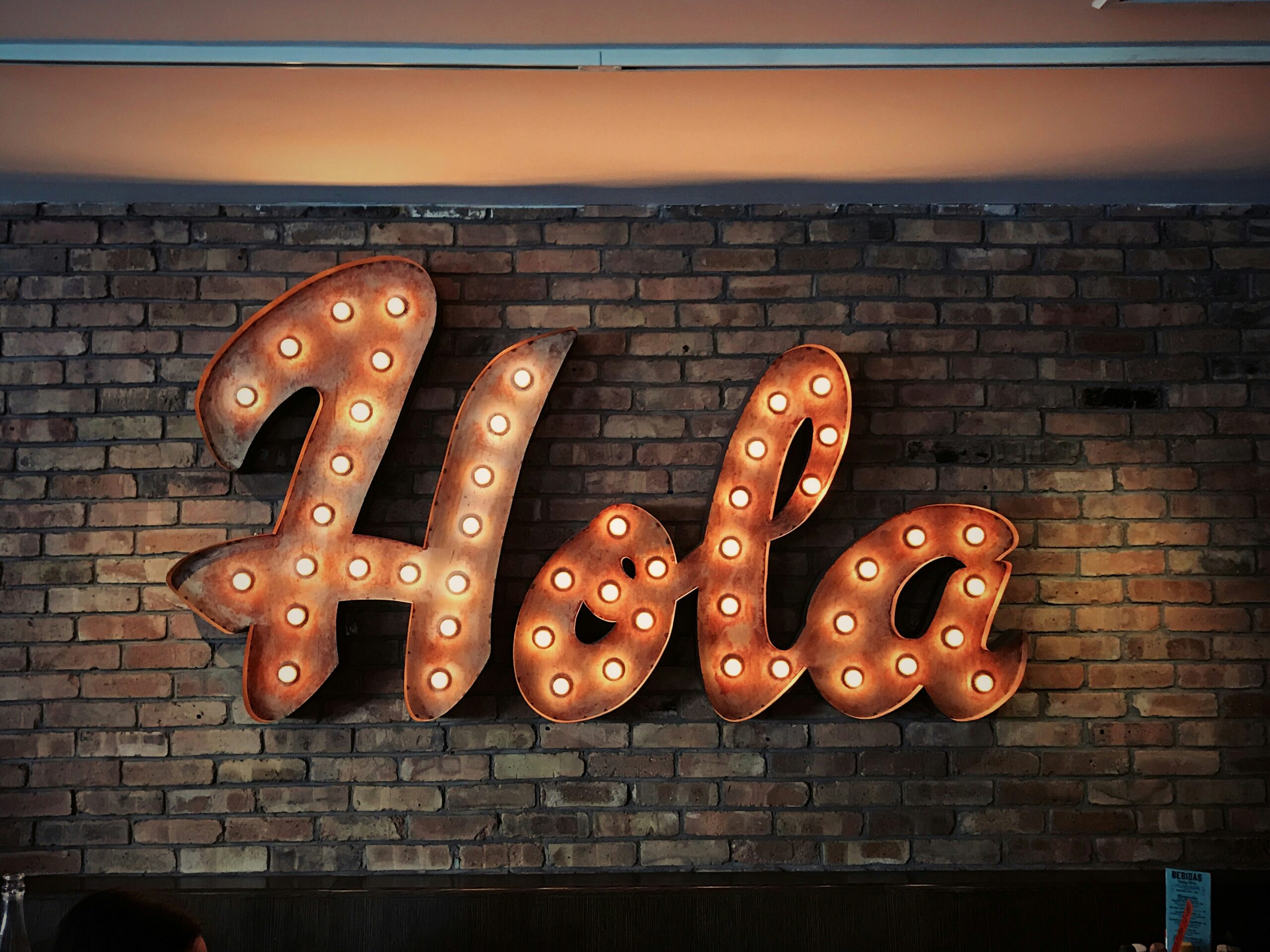 HOLA