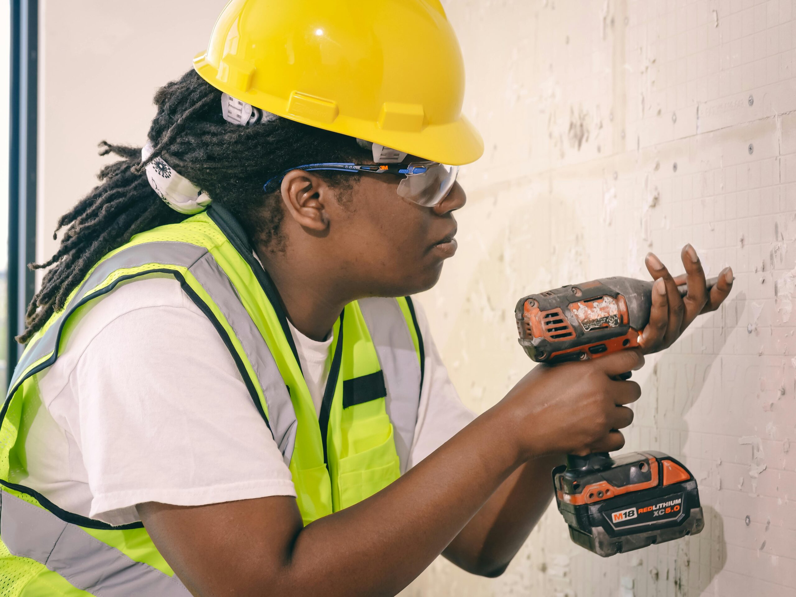 Women’s-fit PPE provides comfort and protection on the job