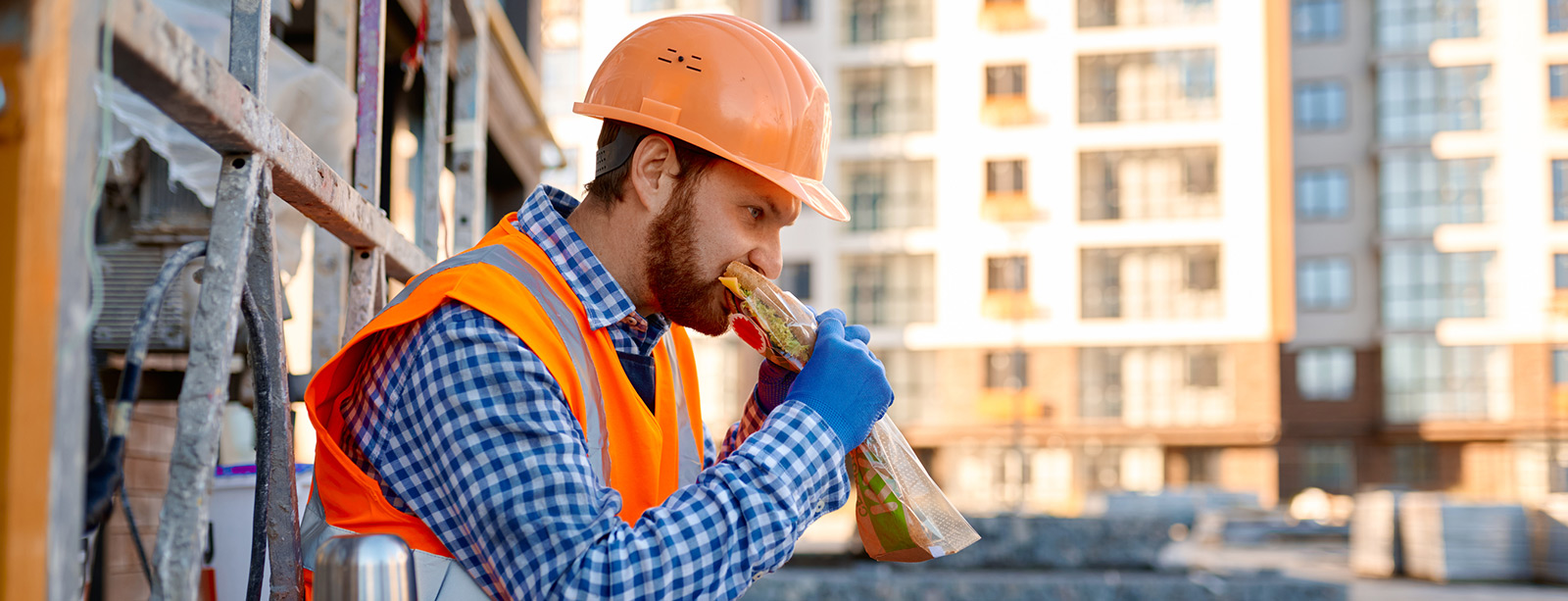 Holiday gifts for construction pros - jobsite convenience and tech